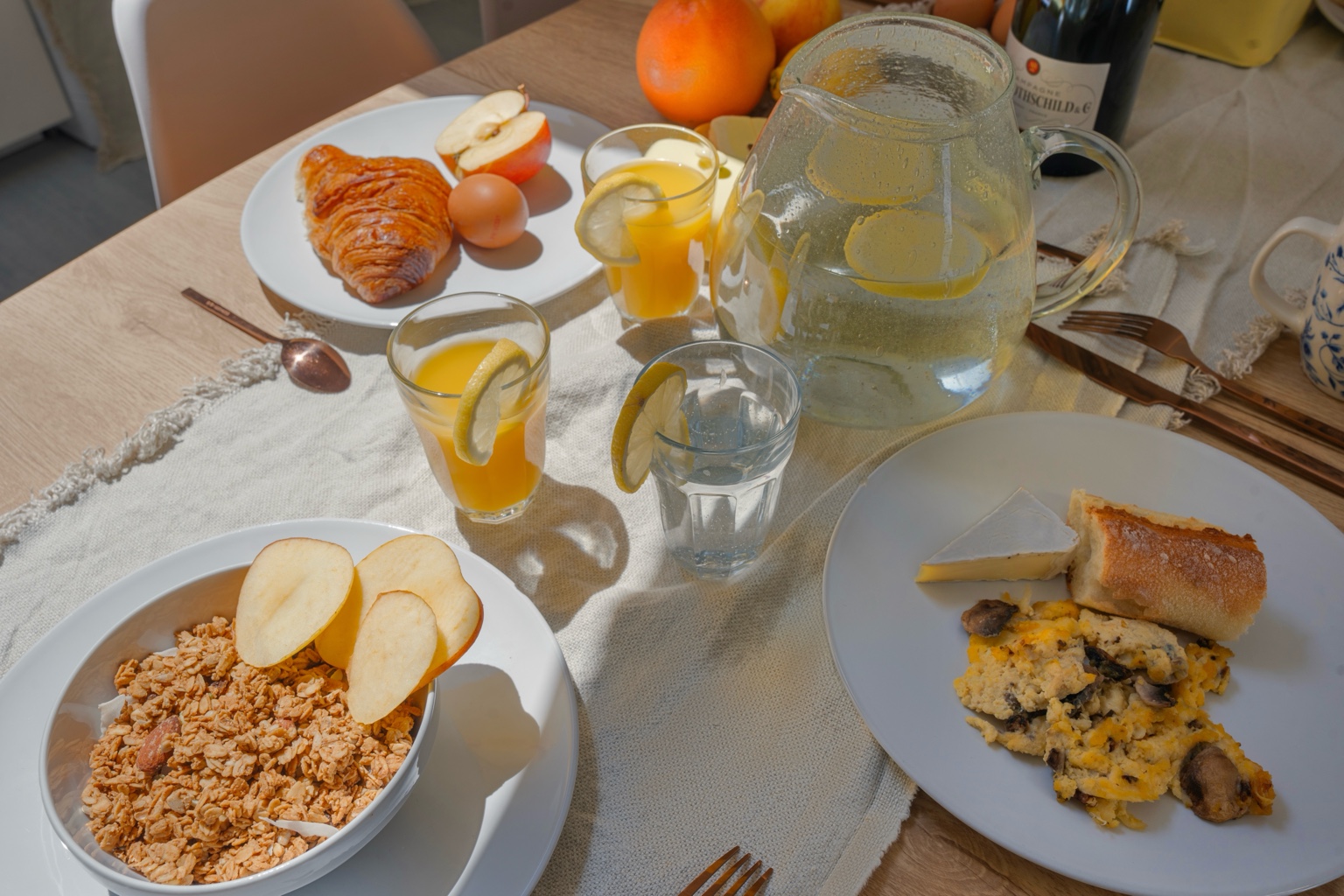 Détail d’un petit déjeuner gourmand à composer selon vos envies.